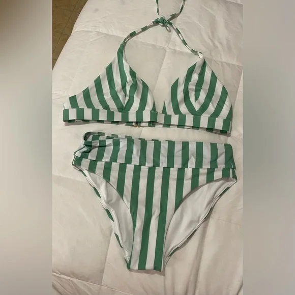 Victoria’s Secret bikini with green and white stripes NWT Size M - Picture 1 of 10